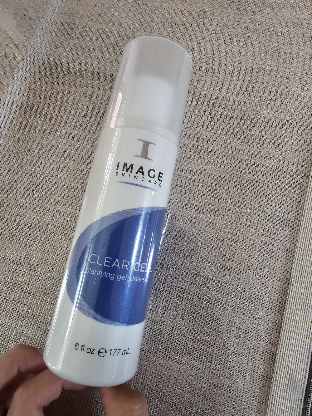 IMAGE Skincare Clear Cell Clarifying Gel Cleanser - White & Blue